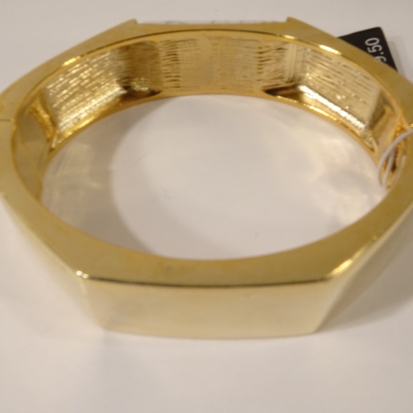 Banana Republic Gold Bar Marble Cuff Bracelet NWT 49. - Picture 5 of 5